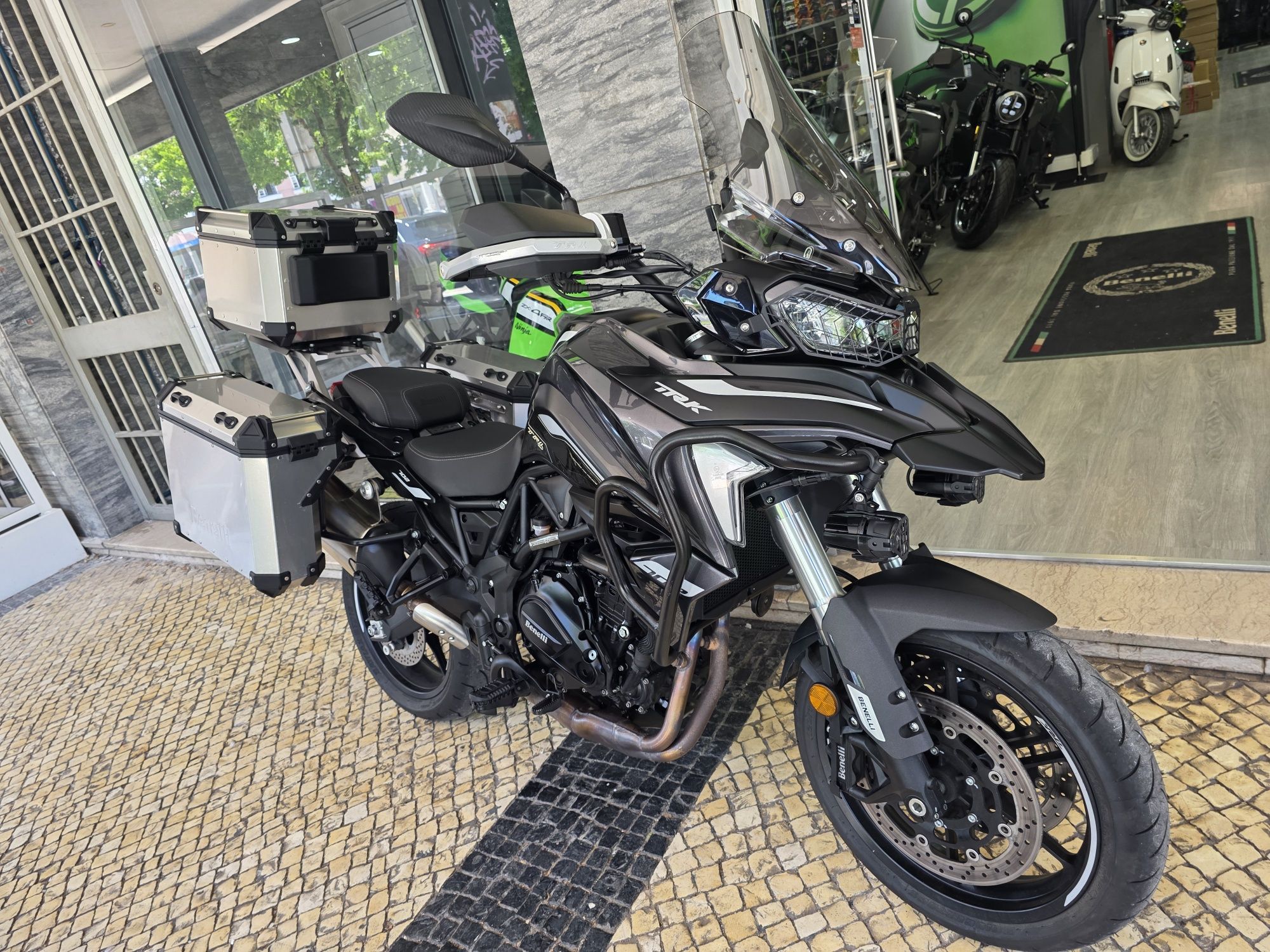 Benelli Trk 702 Adventure