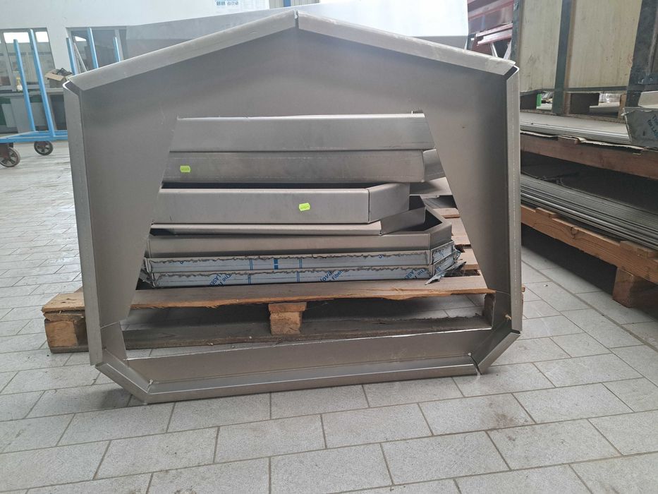 Urządzenie do spawania pływaków