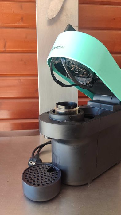 Máquina de café Nespresso; Krups, modelo Vertuo Pop, mint