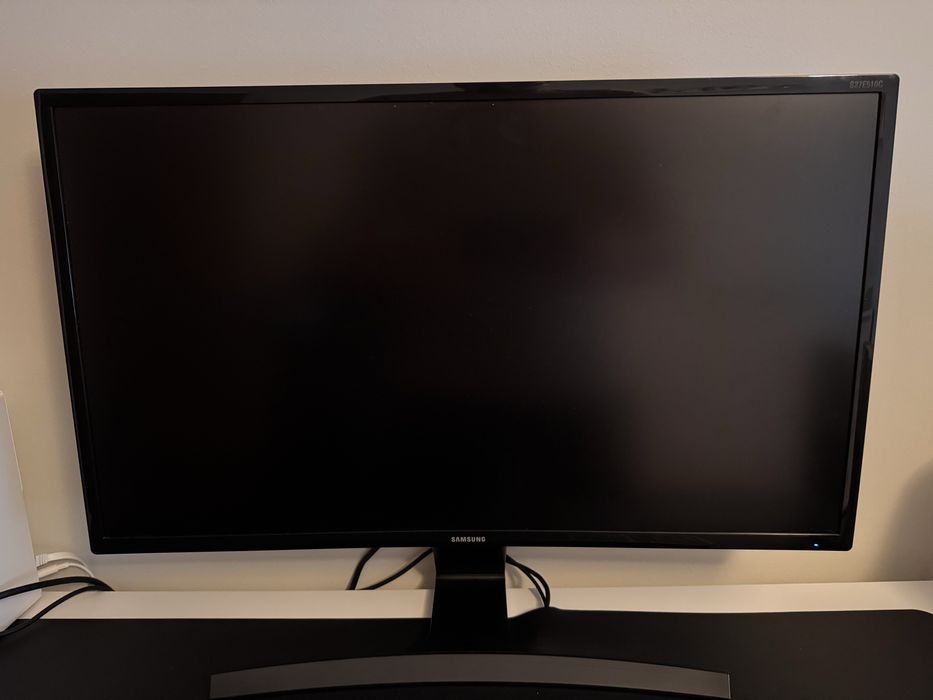 Monitor LED Curvo Samsung S27E510C