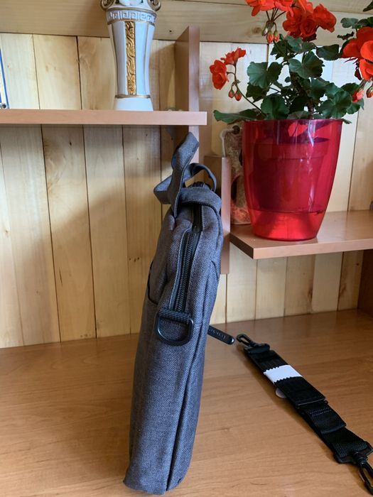 Сумка фірмена”Lenovo”для ноубука на 15.6*розм.40*30*6 см.