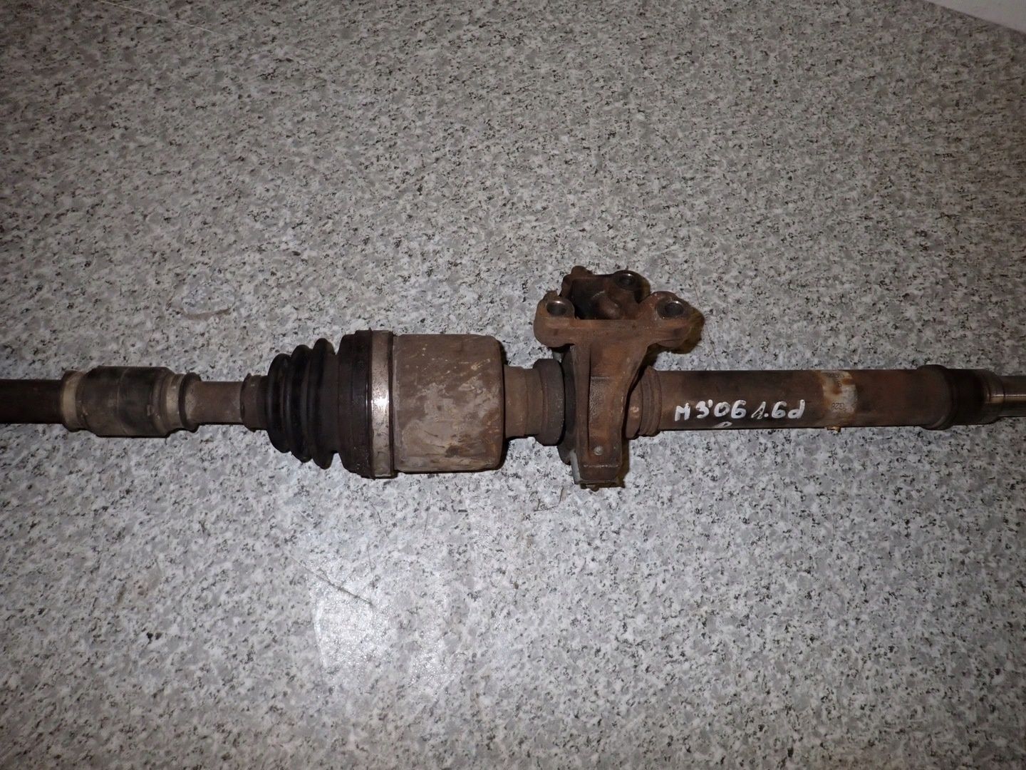 MAZDA3 MAZDA 3 1,6D 06 PÓŁOŚ PRZEDNIA PRAWA DŁUGA Z PODPORĄ