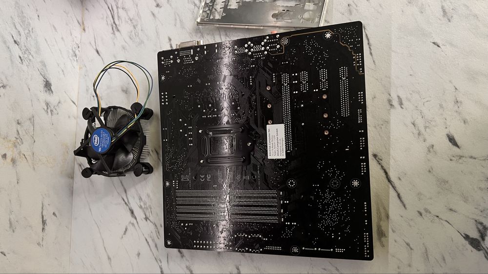Топова материнка ASUS PRIME H370M-plus + Процесор Intel Core i5-8400