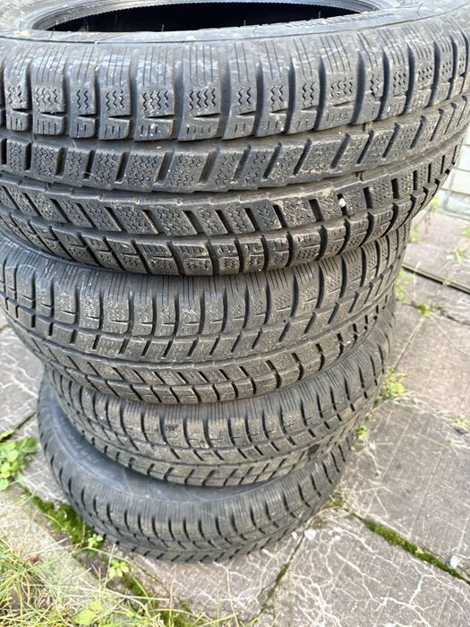 Резина зимняя  185 60 R15