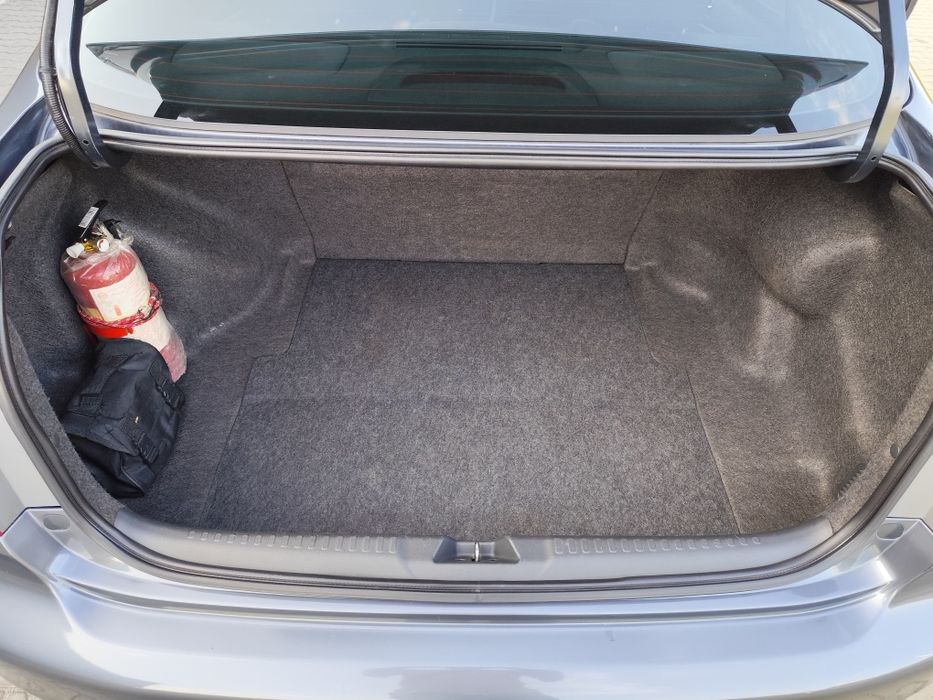 Продам Хонда аккорд гибрид