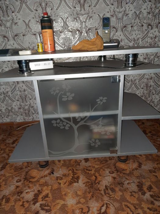 Тумба под тв, столик, прикроватная тумбочка