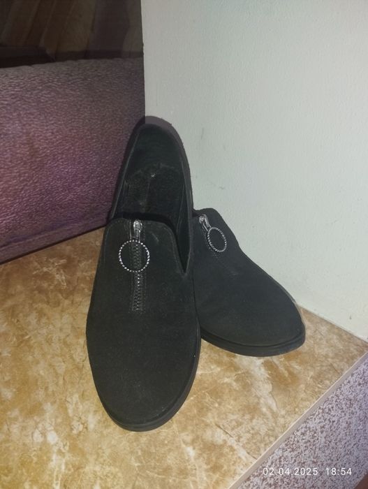 Туфли кожа 37 , в хорошем состоянии. На не узкую ногу.