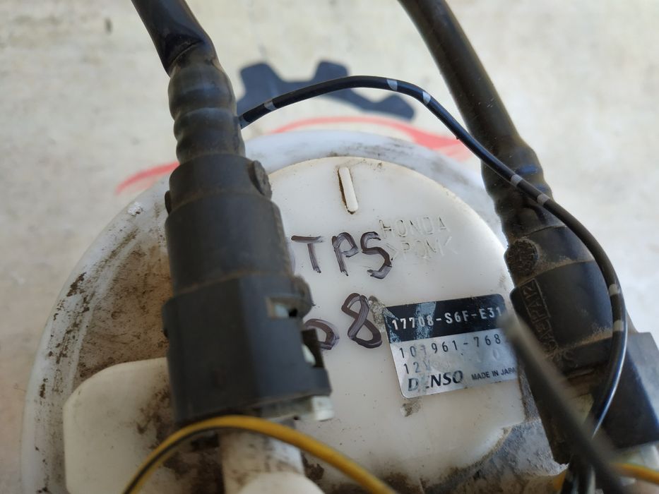 Honda Civic VII 1.7 CTDI 2000-05 топливный насос датчик уровня топлива