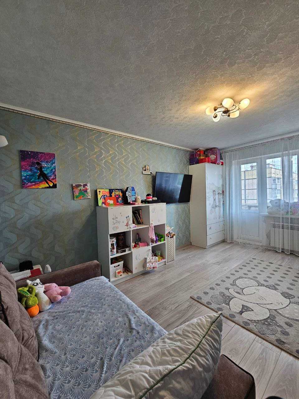 Продам 2к квартиру з частковим ремонтом жм Клочко