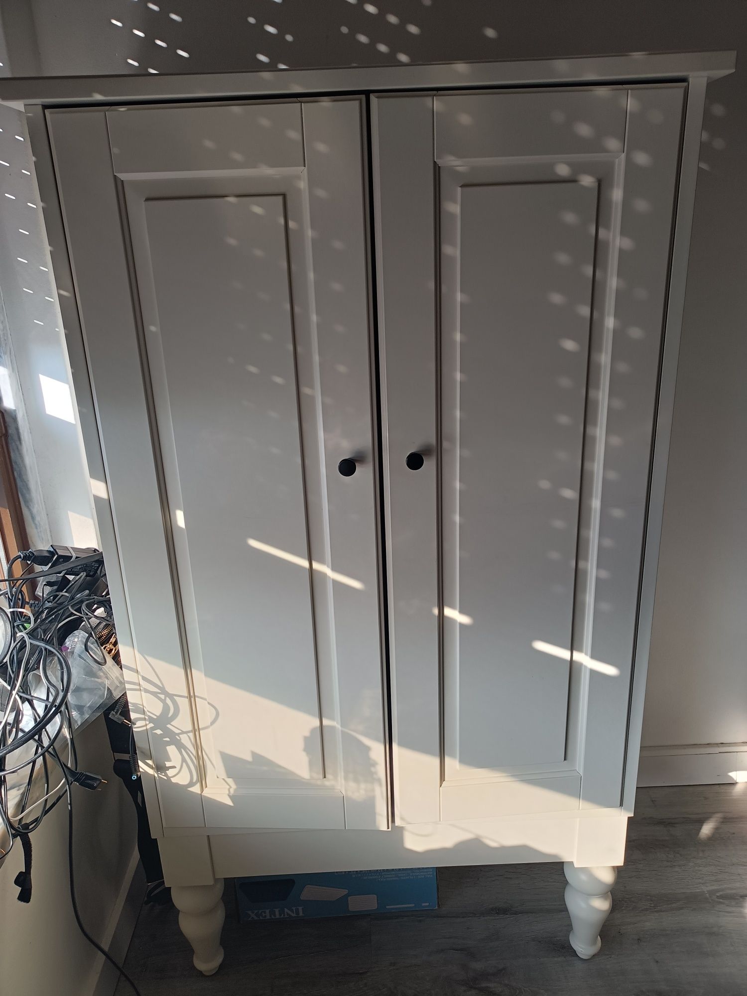 Móvel IKEA parteleiras