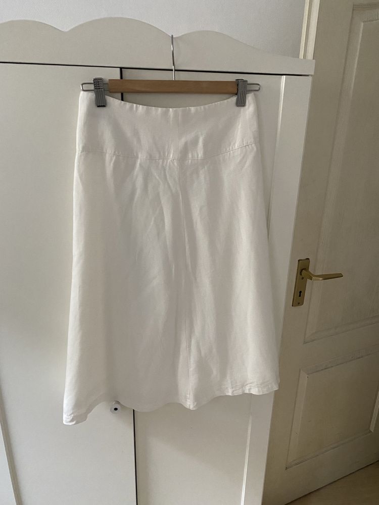 Biała spódnica midi z guziczkami Reserved lyocel len wysoki stan