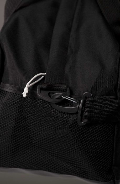 Nike спортивна дорожня сумка - чоловіча водостійка та містка