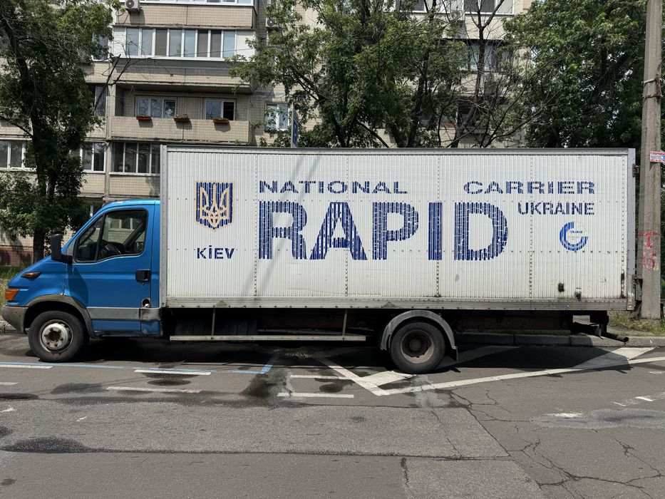 Коммерческий автомобиль