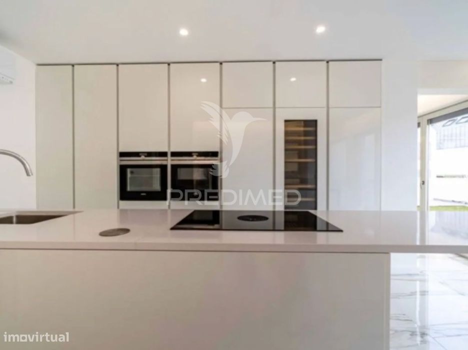 Vende-se Moradia T3 Nova 4 Frentes Leça Palmeira