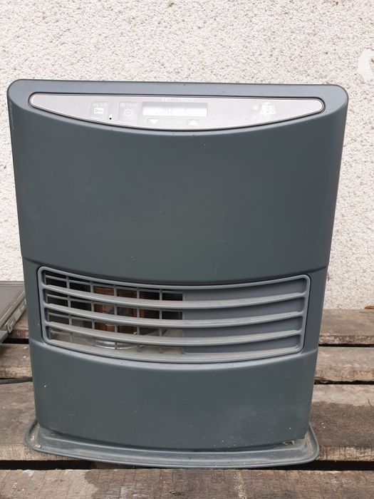 Piecyk na naftę z elektronicznym wyświetlaczem