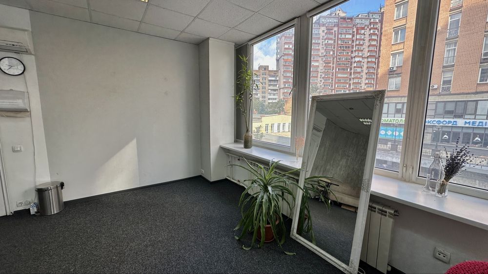 Аренда кабінета майстру манікюра/перманент/шоу рум/візажист/лашмейкер