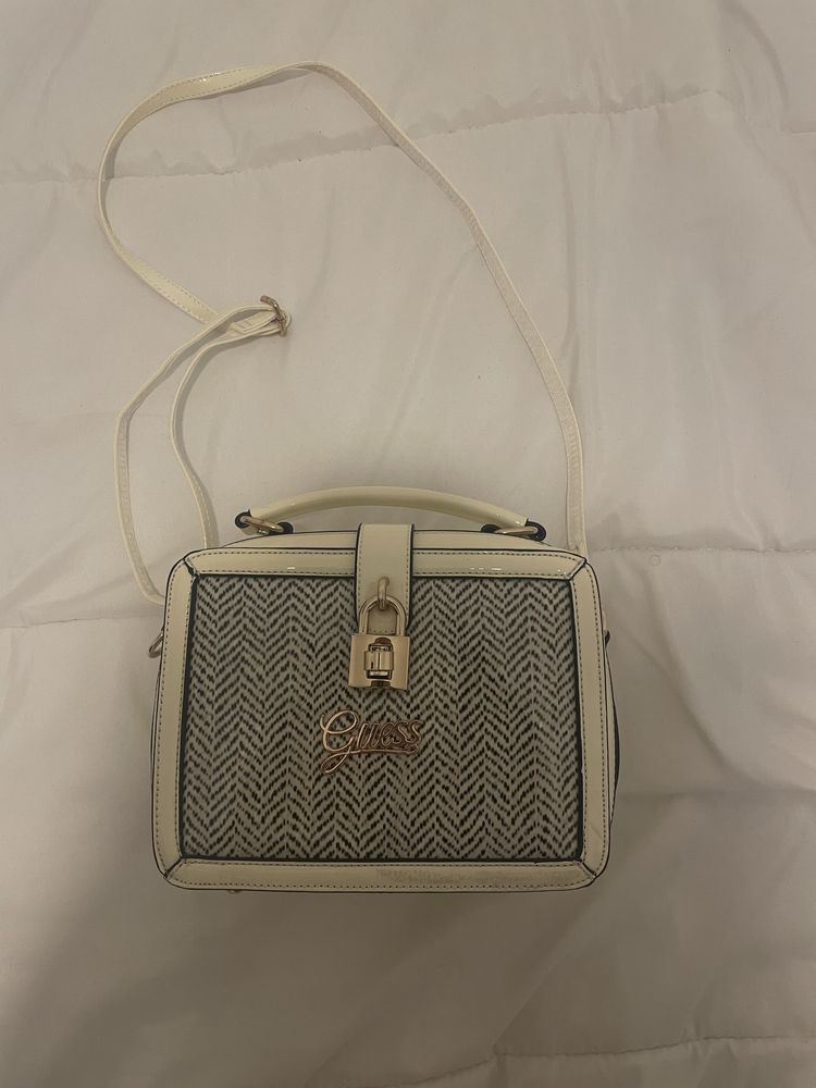 mala guess amarela