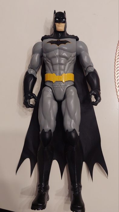 Figurka batmana duza