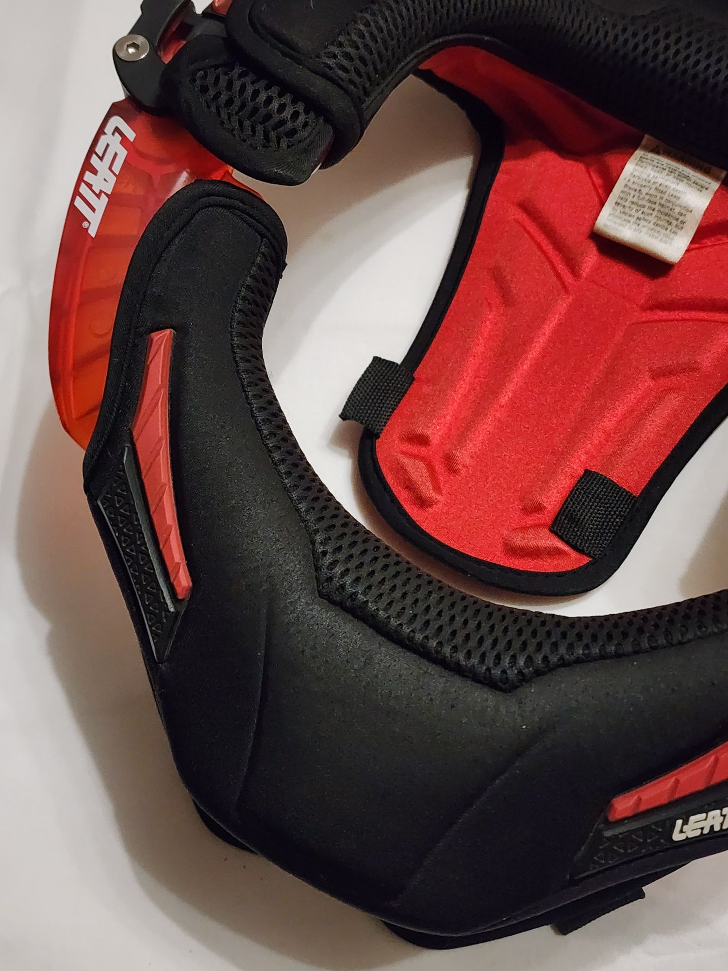 Продам Leatt brace gpx