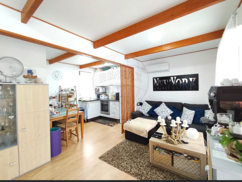 Terreno urbano 376 m2 com piscina e casa Diff