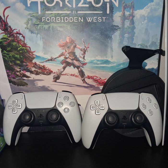 PlayStation 5 + 2 comandos + 9 jogos PS5 — €580