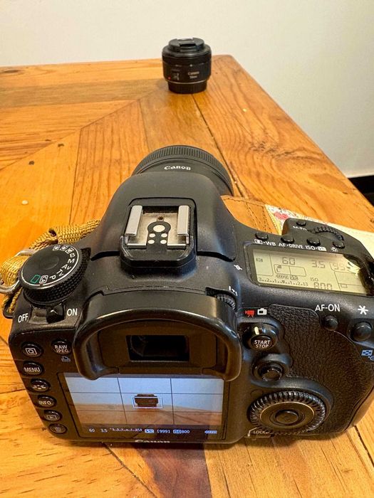 Canon EOS 7D + EF 50mm 1.8 + EFS 18-135mm + EF 55-200mm