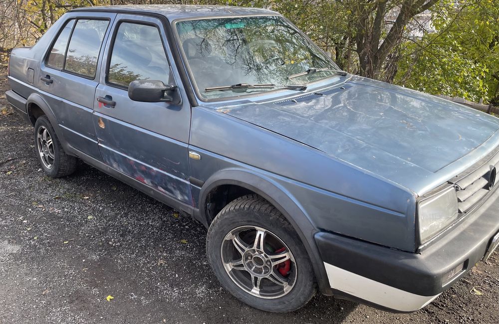 VW (Volkswagen)Jetta 1984-1992 є все 2.0 інжектор