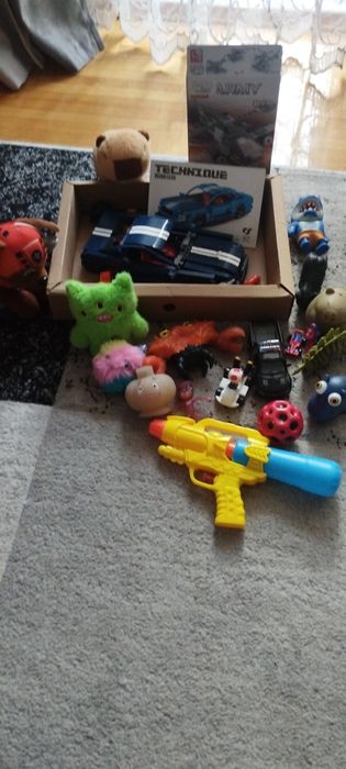 Лот іграшок для ваших діток