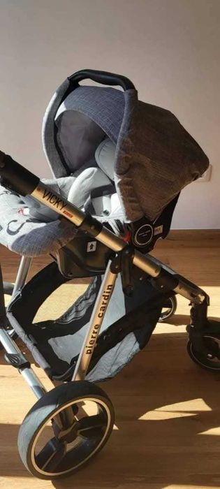 Carinho bebe com cadeirinha