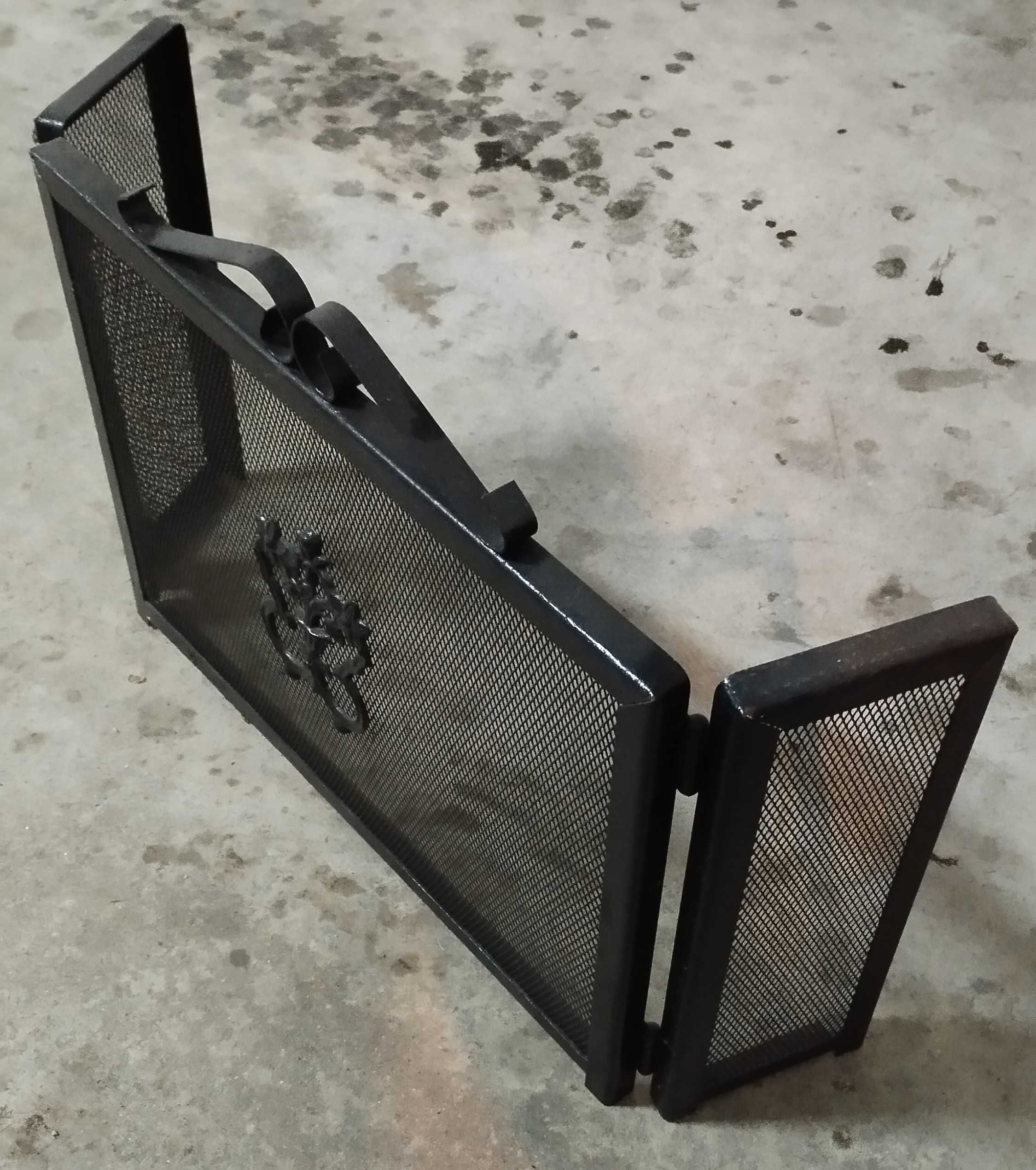 Grade Protectora de Lareira em Ferro