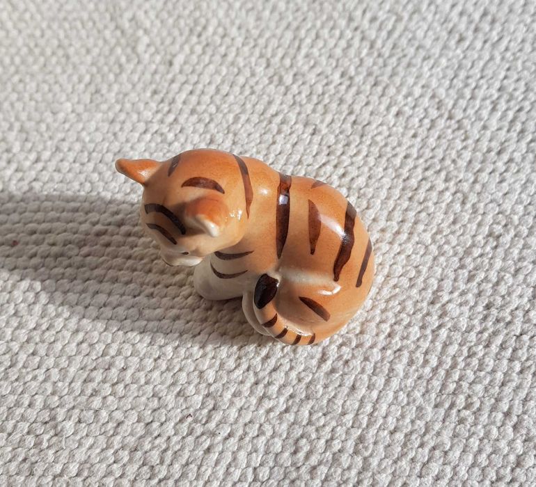 Łomonosow porcelanowa figurka tygrys tygrysek