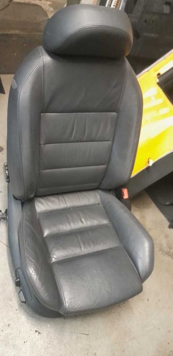 Fotele przednie przód skóra kanapa skórzane Skoda SuperB pamięć grzane