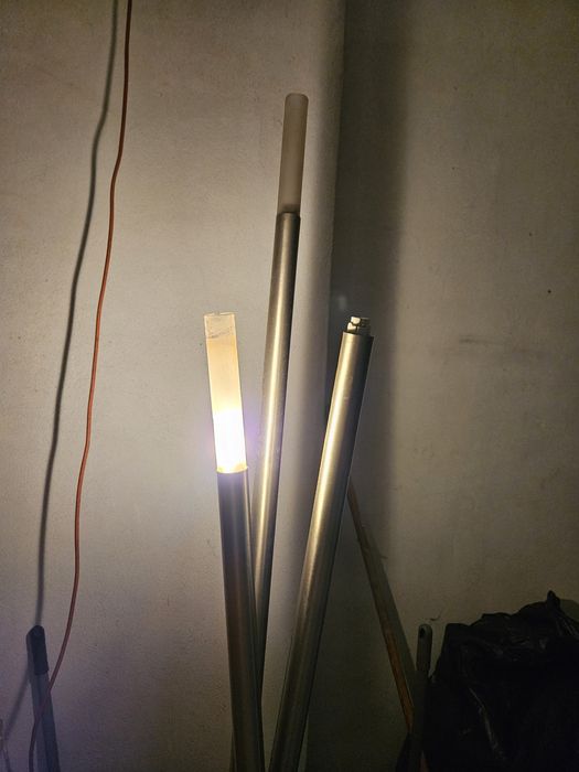 URGENTE! Candeeiro de pé alto