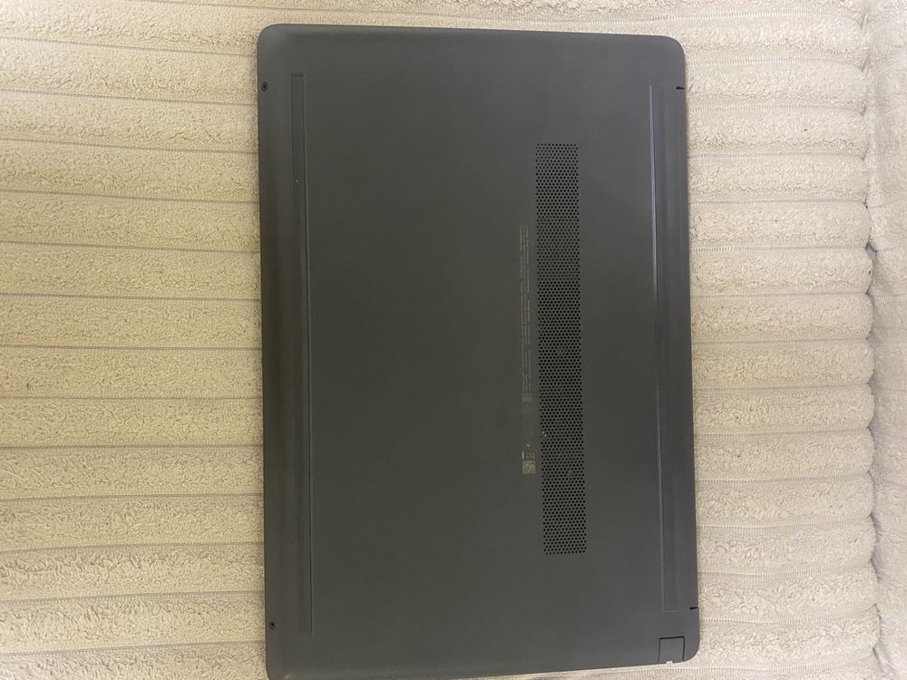 Продаю майже новий ноутбук HP-Laptor 15