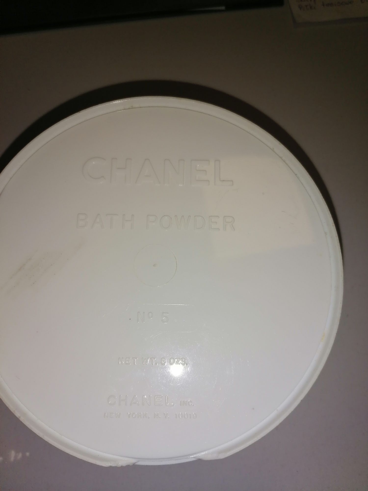 Puder perfumowany Chanel 5.