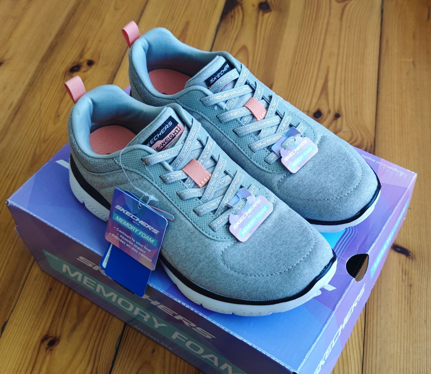 Obuwie sportowe damskie Skechers r. 36