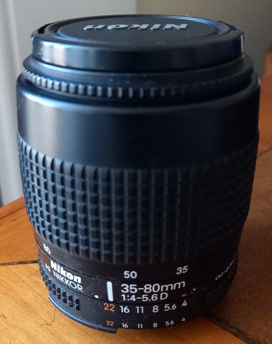 Nikon F70 (corpo + objetiva)