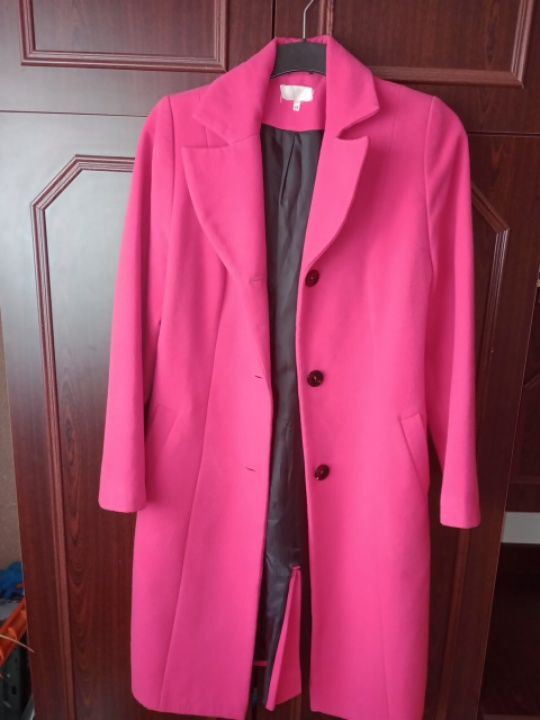 Жіноче рожеве пальто