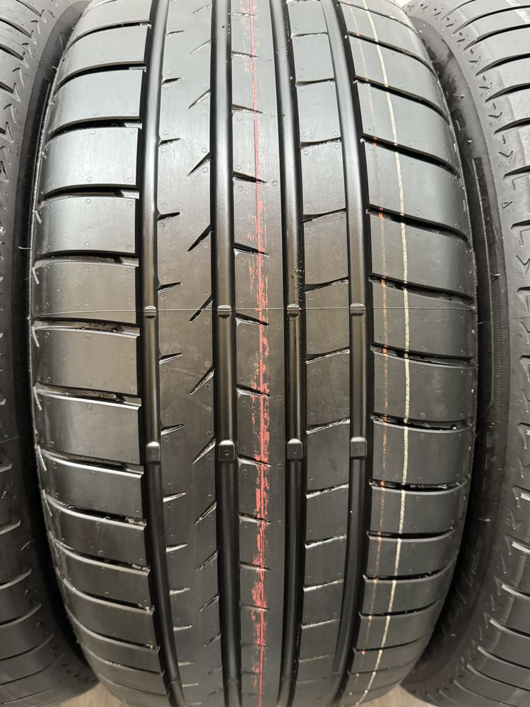 Шини Bridgestone 235/50/R19