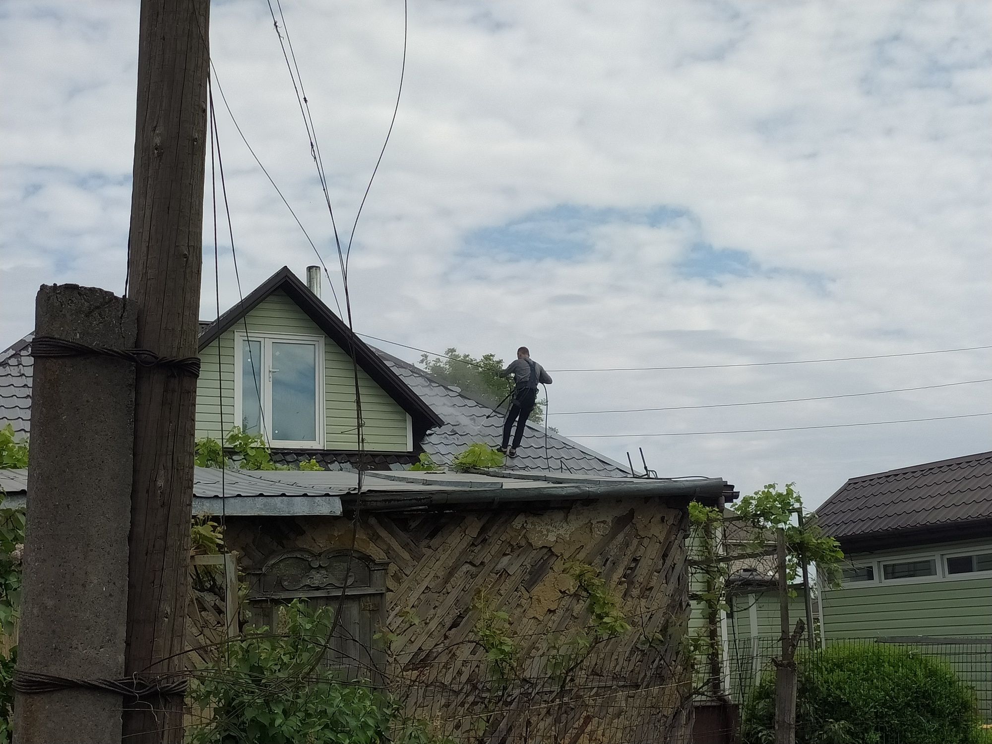 Фарбування та чистка дахів Бахмач Покраска крыш Бахмач