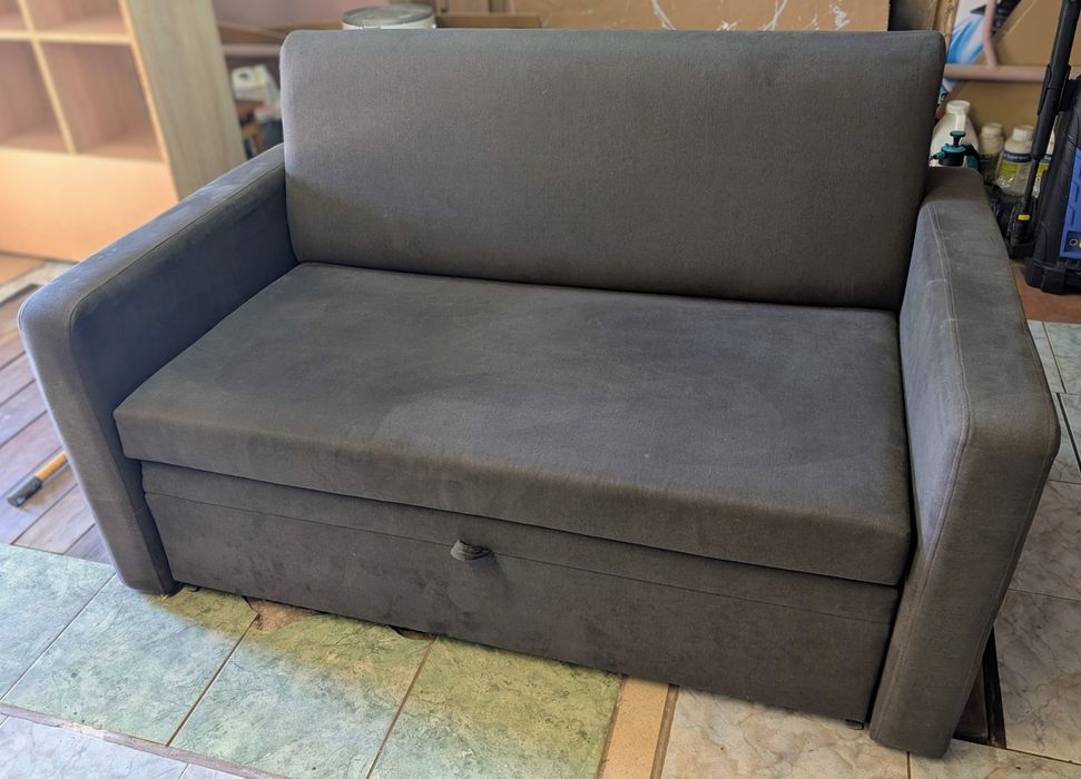 Rozkładana sofa
Stan bardzo d

W