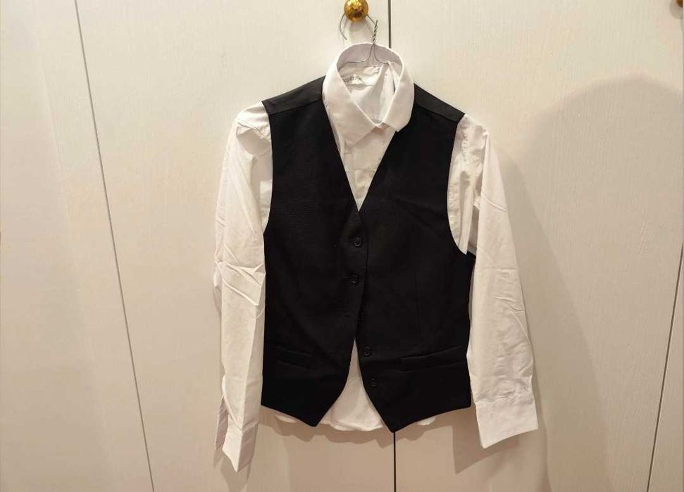 Traje académico feminino