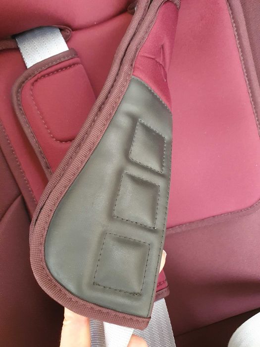 Автокрісло Britax Römer TRIFIX2 i-SIZE (Burgundy Red) 9-18кг 76-105см