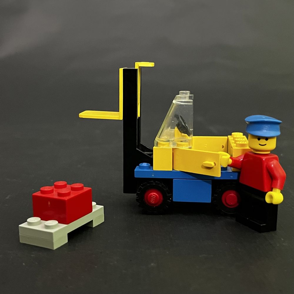 674 LEGO Ciężarówka i Wózek Widłowy