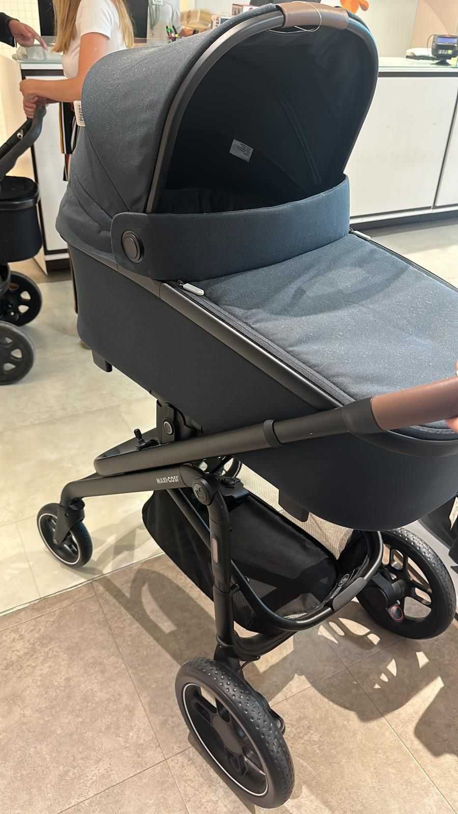Carrinho com Alcofa MaxiCosi