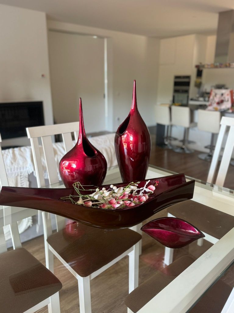 Conjunto decorativo bordô