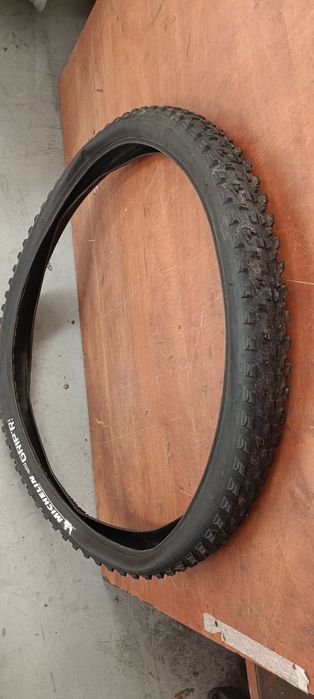 Vários pneus BTT sem par