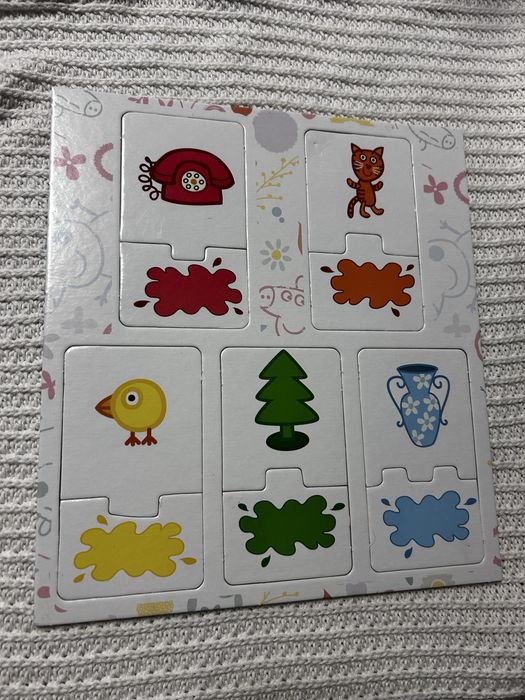 Zestaw puzzli i gier Swinka Peppa