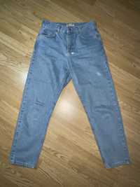 Класичні сині джинси