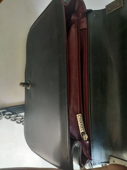 Torebka Chanel na łańcuszku